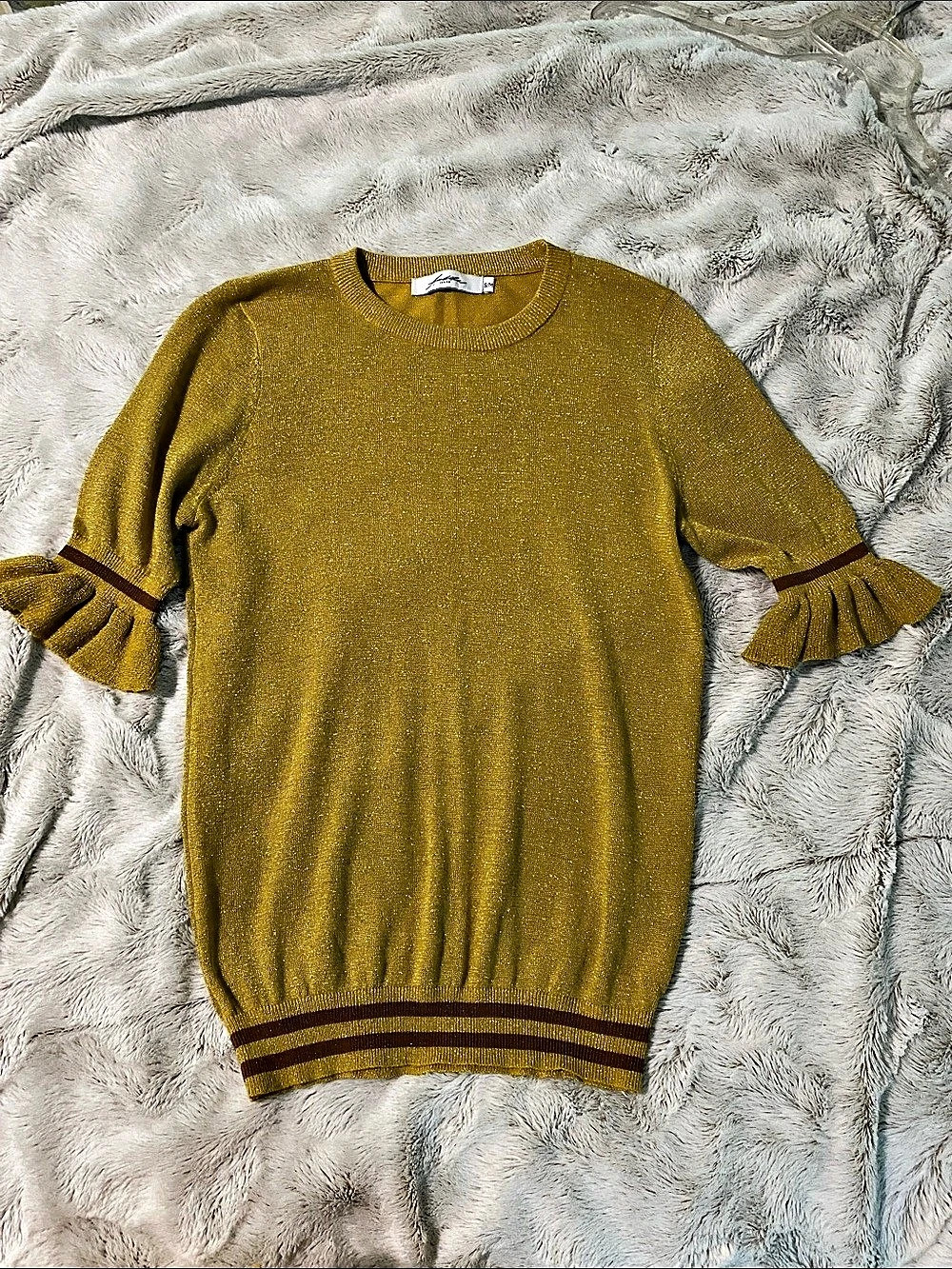Ambika Boutique Metallic Ruffle Sleeve Sweater Size S/M Like New